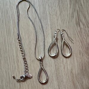Lia Sophia Silver Teardrop Jewelry Set Vintage